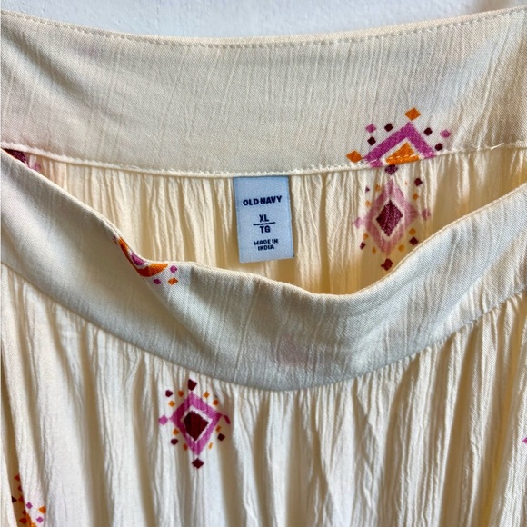 Old Navy Cream and Pink Embellished Tank Top - Picture 2 of 6